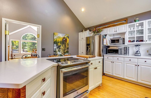 Warrior's Mark House | 1 Mi to Ski Lift: Mtn-View Breck Home w/Hot Tub!