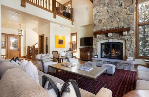 Village Walk House | 115 Village Walk