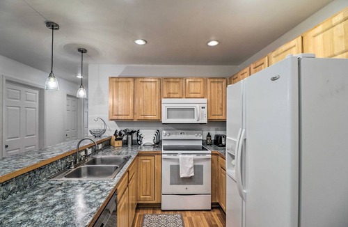 Columbia Falls Apartment | 122 m² Apartment ∙ 3 bedrooms ∙ 6 guests