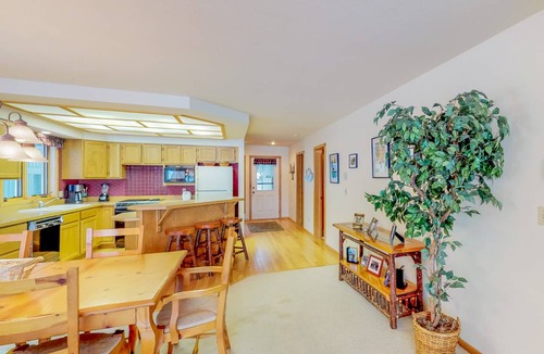 Big Sky Meadow Village Condo | 130 m² Condo ∙ 2 bedrooms ∙ 6 guests