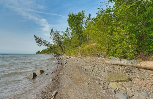 Palmers Apartment | 15 Mi to Duluth: Lake Superior Beachfront Home!