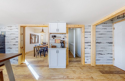 Park County House | 1800-acre ranch farmhouse with amazing views, animals, & entertainment