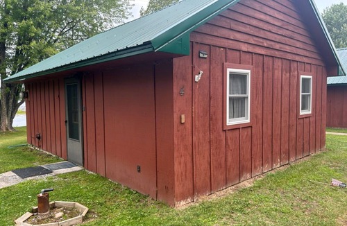 Duluth Cabin | 2-bedroom cabins in Duluth with WiFi access at the bar and restaurant building.