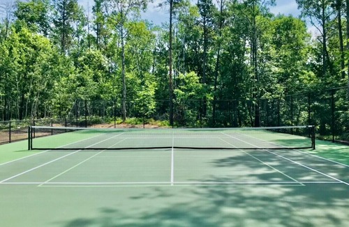 Nisswa House | 2+ Bedroom House on 5-Acres with Outdoor Hot Tub, Sauna, and Tennis Court (Extra Cabin Avail.)