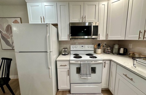 East Ocean View Apartment | 2 king beds -2nd fl walk 2 beach apt3