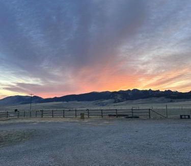 Divide Apartment | 20 min from Butte, minutes from The Big Hole River