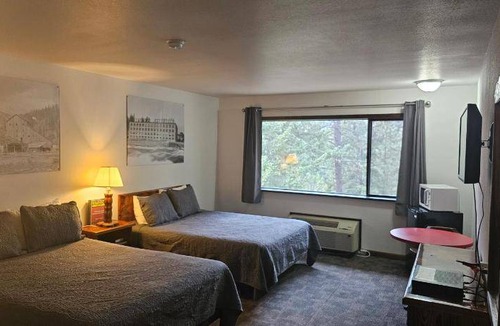 Thompson Falls Hotel | 28 m² Hotel ∙ 6 guests