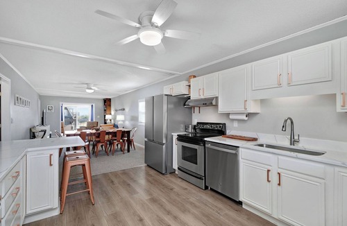 Surf City House | 2nd Row, Ocean View, Close to Beach Access, Perfect Location, Pet Friendly