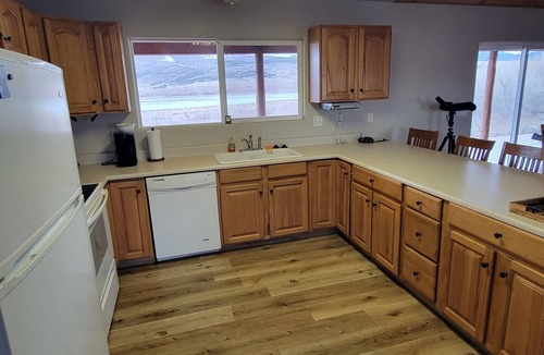 Minersville House | 3 bed 2 bath fully stocked Home on the lake