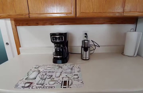 Great Falls House | 3-bedroom house in delightful Great Falls with AC