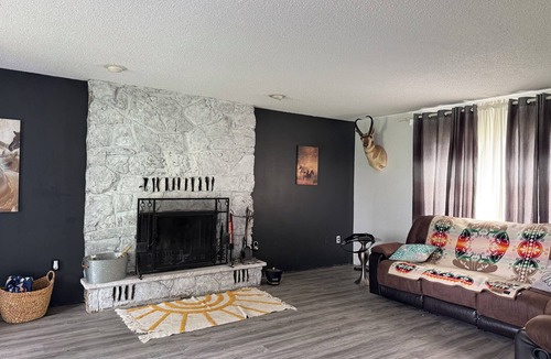 Wolf Point House | 3-bedroom house near stampede grounds, close to river 2 acres