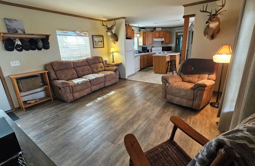 Ingomar House | 3-bedroom lodging located outside Hysham at an end of road farm setting.