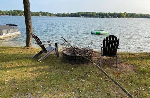 Sister Lakes House | 3 BR Lakefront house, sandy bottom on Lake Dewey in the Sister Lakes