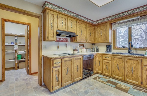 Mercer County House | < 3 Mi to Lake Sakakawea! Hunting & Fishing Lodge