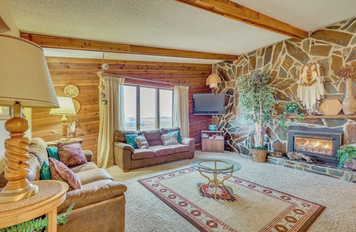 Mercer County House | < 3 Mi to Lake Sakakawea! Hunting & Fishing Lodge