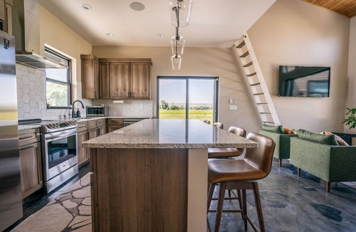 Big Horn County Cabin | 3 Mile Cabin Private Boat Ramp and River Access