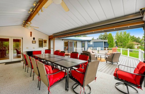 Lakeside House | 305 m² House ∙ 4 bedrooms ∙ 8 guests