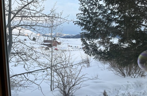 Game Creek House | 4-bedroom house on 5 acres with 360 degree views of the Teton Mountain range
