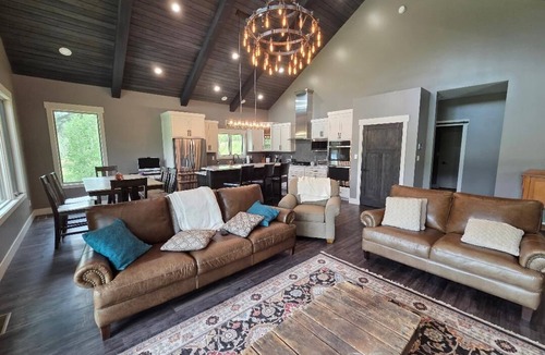 Bayfield House | 4-bedroom Mountain home above the Vallecito Reservoir with AC, fitness room