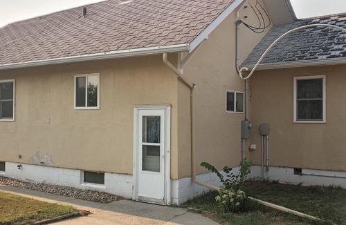 Pollock House | 4 Seasons Inn: Hunt, Fish, Work, Relax, Visit 4 bedroom 2 up/2 dn, 2 full bath