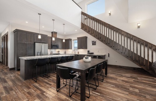 Grand Elk Ranch House | 4BD+Loft 4 BA Hot tub Firepit Ski Golf RMNP Dog Friendly House Washer/Dryer