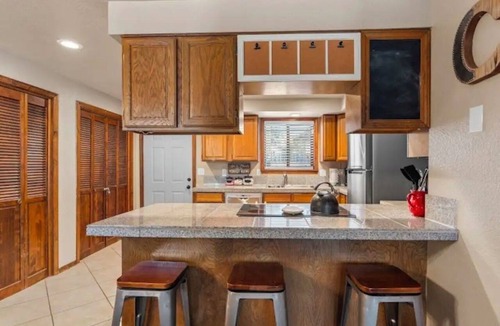 Cascade Condo | ​5-Min Walk to Lake! Spacious 5BR Condo w/Fire Pits