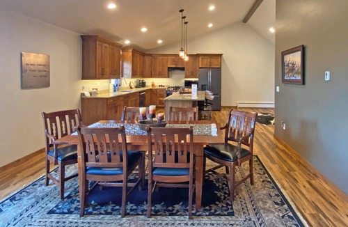 McAllister House | 5 Star - Golden Eagle Loft