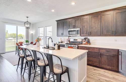 Erda House | 6 Mi to Great Salt Lake: Mtn-View Retreat!