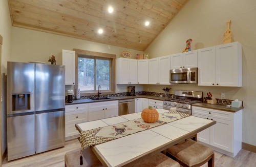 Woods Bay Cottage | 88 m² Cabin ∙ 2 bedrooms ∙ 4 guests