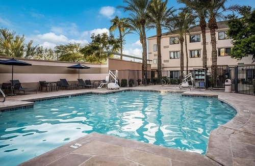 Chandler Apartment | A Place You'll Surely Enjoy! Pool, Pet-friendly! Near Desert Botanical Gardens