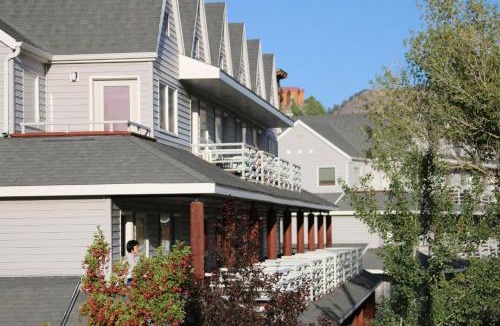 Gardiner Hotel | Absaroka Lodge