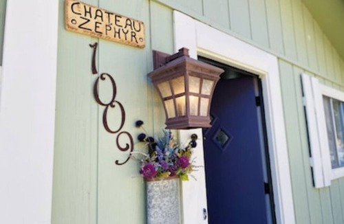 Historic District House | Adorable Work Retreat in the Mountains