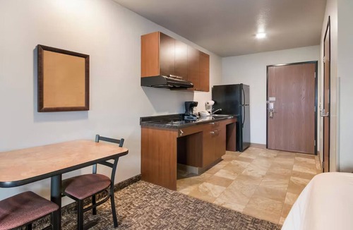 Rock Springs Hotel | Affordable Suites with Full Kitchens and On-Site Laundry