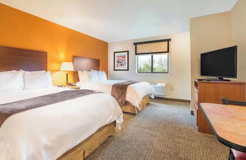Rock Springs Hotel | Affordable Suites with Full Kitchens and On-Site Laundry