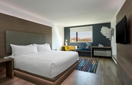 Entertainment District Hotel | Aloft by Marriott Scottsdale