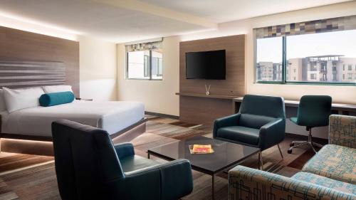 Entertainment District Hotel | Aloft by Marriott Scottsdale