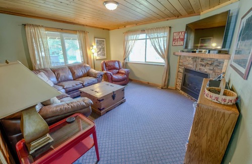 Lazy Acres House | Alpine Star Lodge - Roam Property Management