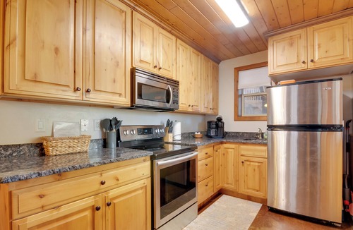 Long Valley Junction Apartment | Alton Nat'l Park Adventure Base w/Shared Hot Tub