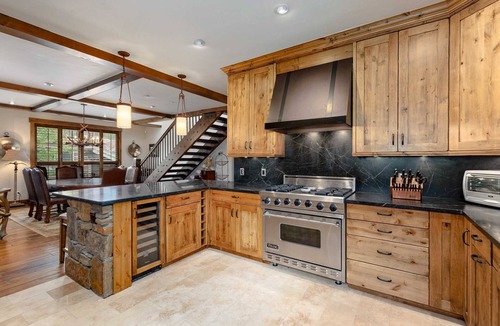 Copper Mountain House | Amazing 4BR Executive Home with hot tub, Ski In/Walk Out LR884