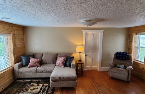 Dillon Cottage | Amazing Views! Private, quiet, Cozy, Clean, Cottage just outside of Dillon MTn