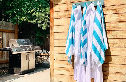 Lower Rattlesnake Apartment | Apartment with Hot Tub and Sauna Near UM/Downtownnn