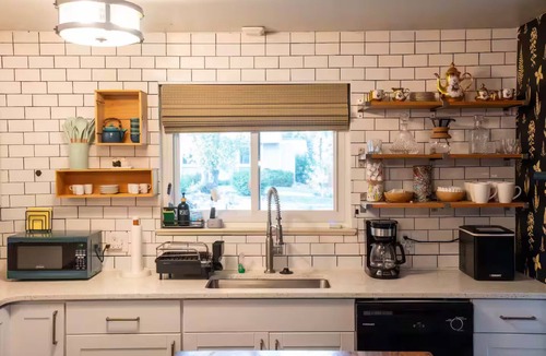 Allendale Area House | Arvada Abode Modern Family Retreat, Sleeps 10