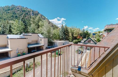 West End House | Aspen Mountain Lodge 402