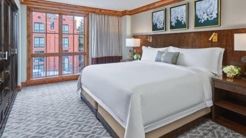 Downtown Apartment | Aspen Saint Regis Luxury 3 Bedroom Residence 5-Star Resort In World Class Destination