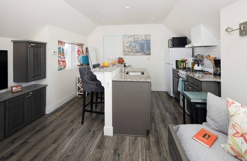Baker Apartment | Baker Studio-Fast WiFi, Kitchen, W/D