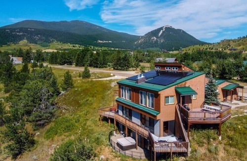Red Lodge House | Bannock Trail Lodge-Sleeps 19-Pet-Friendly-Hot Tub