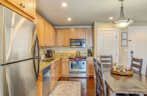 Silvercreek Condo | Base Camp One Escape | Pool & Views