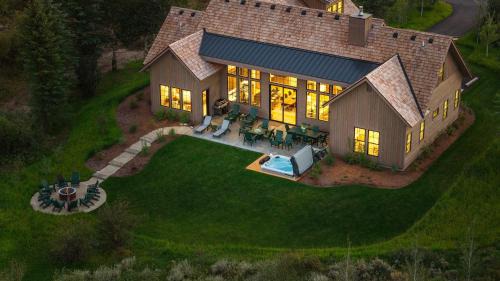 Driggs House | Basecamp Stays - Lux Teton Lodge Privacy & Hot Tub
