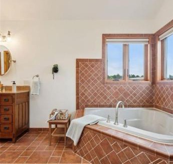 Parker House | Bayou Hills BnB