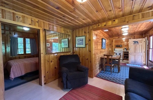 Grand Marais Cabin | Bear Cave at Devil Track Lake Cabins - New!